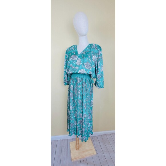 1980s Vintage Diane Freis Green Floral Puffed Sleeve Dress / Pleated  Dress / XL - Picture 3 of 8